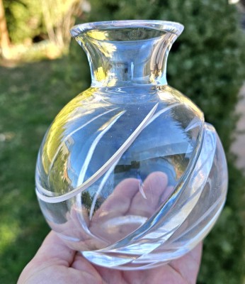 VAZA VINTAGE DIN CRISTAL MASIV CU MODEL LUCRAT MANUAL foto
