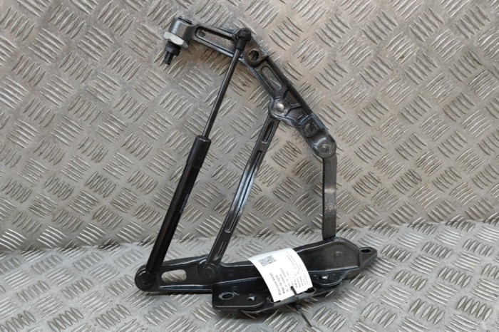 Balama capota st&acirc;nga față ASTON MARTIN DB11 2022 OEM: HY53-16801-AE,HY53-16C826-AB | 25938676