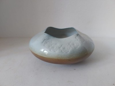 Vaza ceramica Ikebana, de portelan, semnata ZK 92, cca 18cm diametru x 8cm inaltime foto