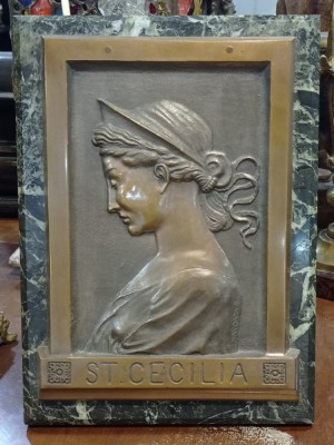 Basorelief din bronz - St. Cecillia foto
