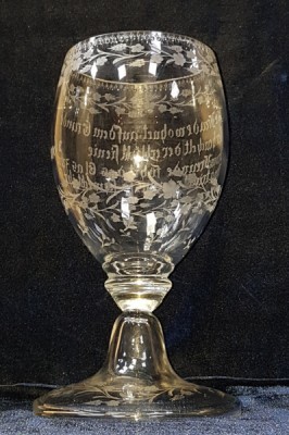 PAHAR DIN CRISTAL GRAVAT MANUAL, INCEPUT SEC. 20 foto