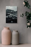 Tablou Canvas, "Ținuturi Vulcanice &icirc;n Cenușiu &Icirc;ntunecat", Descriere, Dramatic, Mozaic, Rocos, Contrast, Tăcut, &Icirc;ntins, Rece, Misterios, Rugos, Pustiu,