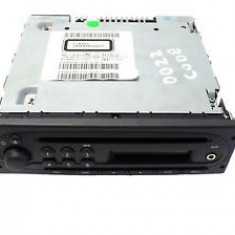 Radio Cd Player Renault Twingo 2, Original 8200843548, cu intrare Auxiliare jack 3,5 Kft Auto