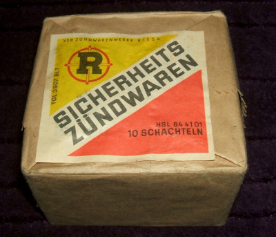 DDR 1970 Sicherheits Z&amp;uuml;ndwaren - box sigilat cu 10 cutii de chibrituri din lemn foto