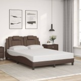 Cumpara ieftin Cadru de pat cu tăblie, maro, 140x200 cm, piele ecologică
