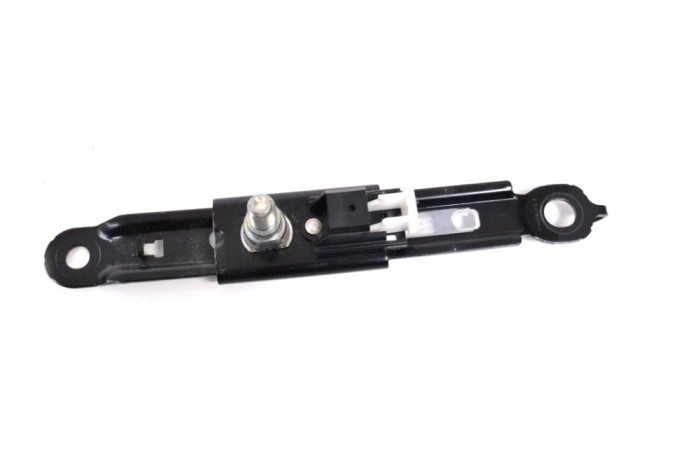 Reglaj &icirc;nălțime centura dreapta față TOYOTA PRIUS _W3_ 2013 OEM: E563003 | 13622306