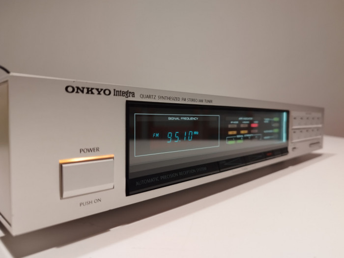 Tuner Audio ONKYO INTEGRA T4250 - QUARTZ SYNTHESIZER FM/AM - JAPAN / IMPECABIL