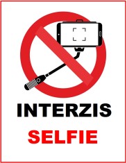Placuta interzis selfie foto