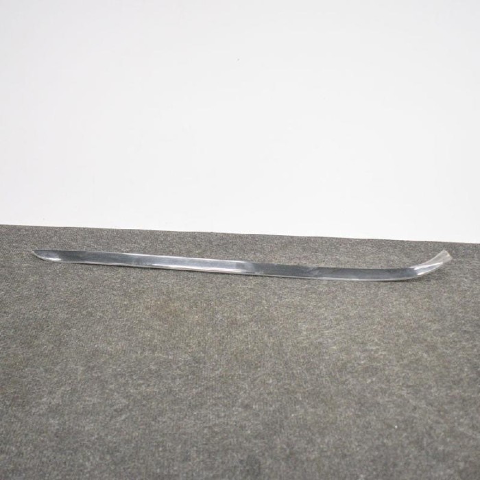Ornament vertical parbriz dreapta BMW 3 E90 2008 | 10610586