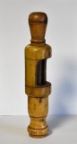 Dispozitiv vechi pentru pus dopuri de pluta la sticlele de vin - anii 1930
