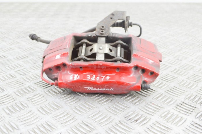 Etrier de fr&acirc;nă dreapta spate MASERATI GHIBLI M157 2016 OEM: 20B67700 17593358
