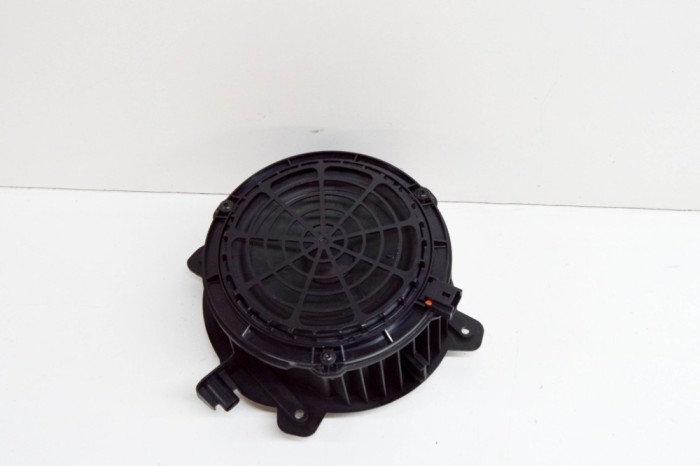 Difuzor ușă dreapta față PEUGEOT 2008 II 2020 OEM: 9818747880 16923265