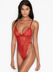 Costum Sexy, Victoria&amp;#039;s Secret, Unlined Corded Lace Teddy, Red, Marime S foto