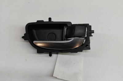 M&amp;acirc;ner de deschidere interior dreapta spate TOYOTA AURIS TOURING SPORTS _E18_ 2013 OEM: 69205-0D270,69205-0D200 28701943 foto