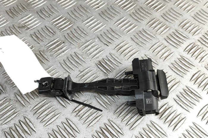 Limitator ușă dreapta spate BMW X7 G07 2023 OEM: 7451348 31086391