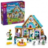 LEGO Friends - Clinica veterinara pentru cai si animale de companie - 42651