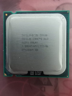 Intel Core 2 Duo: E8400 , frecv. 3 GHz/cache 6 MB/bus speed 1333MHz/-Socket 775 foto