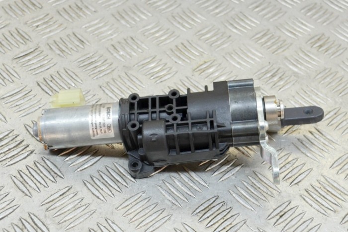 Motor ridicare electrică haion st&acirc;nga AUDI A4 Allroad 8WH, B9 2017 OEM: 0390204155,8W9827851A,1397221109 13742782