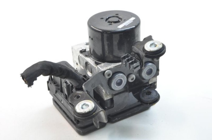 Pompa ABS VOLVO S80 II AS 2010 OEM: 30681619 2672950
