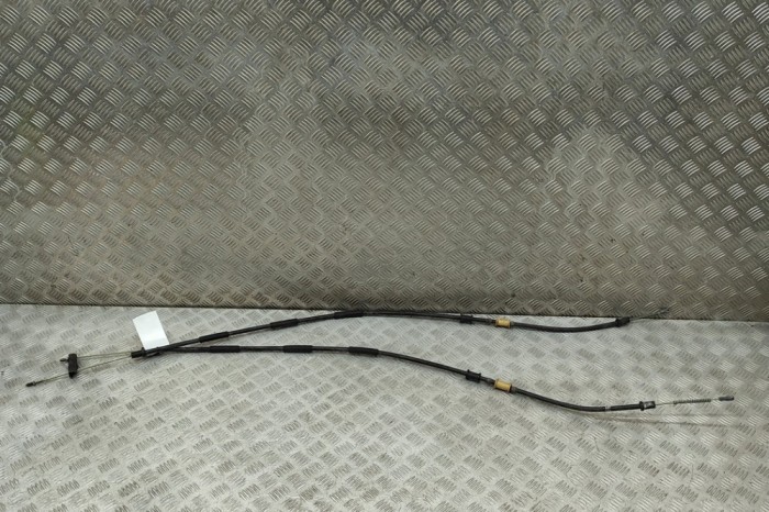 Cablu fr&acirc;nă de m&acirc;nă CHEVROLET CAMARO 2014 OEM: 22740875 28256098