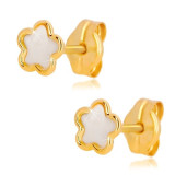 Cercei din aur galben de 14K - floare cu perle naturale, &icirc;nchidere de tip fluturaș