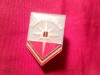 Insigna Pionier -Turist- Roza Vanturilor cl.II , metal si email , h=2,5 cm