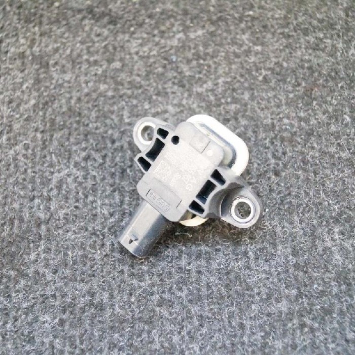 Senzor de impact st&acirc;nga față AUDI A6 4G2, C7, 4GC 2013 OEM: 4H0955557 | 2378338