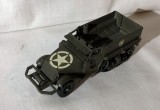 Macheta Solido U.S Army M3 Half Track cu macara no 244 sc 1 50 din 76