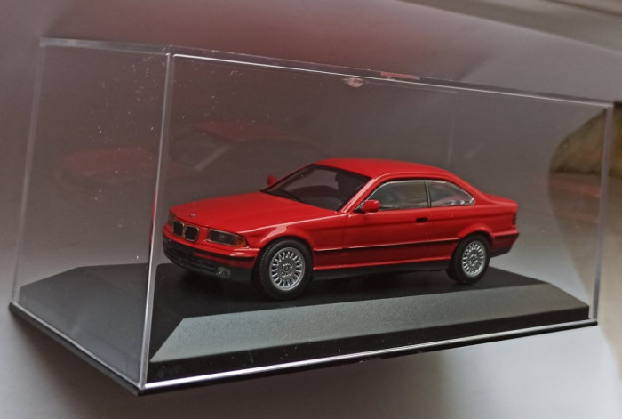 Macheta BMW seria 3 coupe (E36 Pisicuta) 1992 rosu - Minichamps 1/43