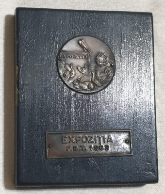 Medalia Expozitia Agricola Pasari &amp;amp; Animale mici Republica Populara Romana 1963 foto