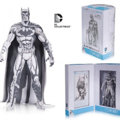 Figurina Batman DC Justice League 16 cm Sketch Version Black White