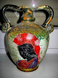 553a-AMFORA GRECEASCA din ceramica colorata cu scena antica.