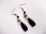 cercei howlite alb si negru 31998