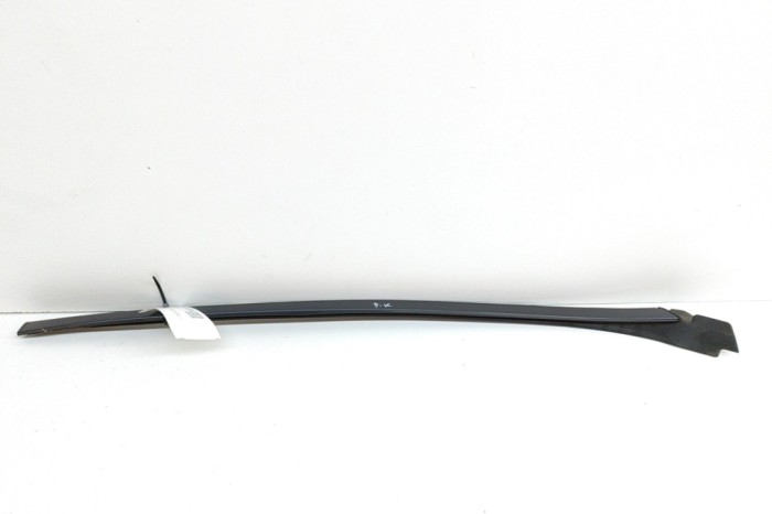 Ornament vertical parbriz st&acirc;nga MERCEDES-BENZ E T-Model S212 2010 OEM: A2126900982 | 25205777