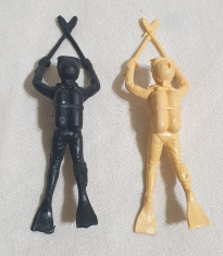 Lot x 2 piese - Jucarie din plastic - Figurina SCAFANDRU - Cleste # 2 foto