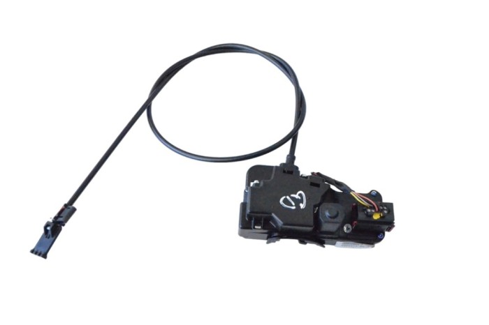 &Icirc;ncuietoare ușă dreapta spate TESLA MODEL S 2017 OEM: 6008914-00-D 21847997