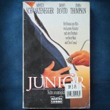 JUNIOR - ARNOLD SCHWARZENEGGER, DANNY DE VITO, EMMA THOMPSON
