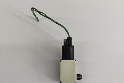 Senzor de impact dreapta spate VOLVO V70 III BW 2011 OEM: 31264395 30253558 foto