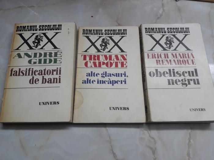 Lot 3 volume colectia Romanul secolului xx