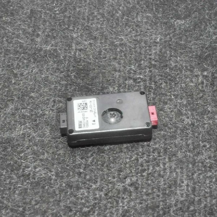 Amplificator de antena BMW 3 F30, F80 2014 OEM: 9231443 2859076