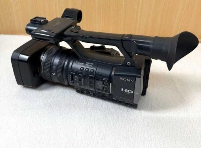 Sony AX2000 full HD pro camera