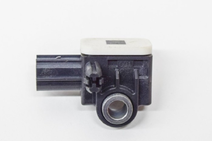 Senzor de impact lateral dreapta FORD FOCUS III 2014 OEM: AM5T-14B342-AA | 11593212