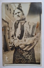 costum popular - zona Brasov, Fotografie - Carte Postala veche, anii 1930 foto