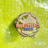 H06-I-Insigna veche TURUL Frantei automobile-Tour de France alama argintata probabil anii 1950-60, diametrul 3 cm.
