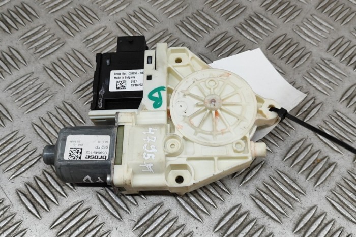 Motor macara geam ușă dreapta față ALFA ROMEO GIULIA 952_ 2023 OEM: 71779152,C59649-102 28337257