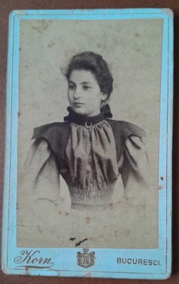 Fotografie tip CDV, tanara, sfarsit de secol XIX foto