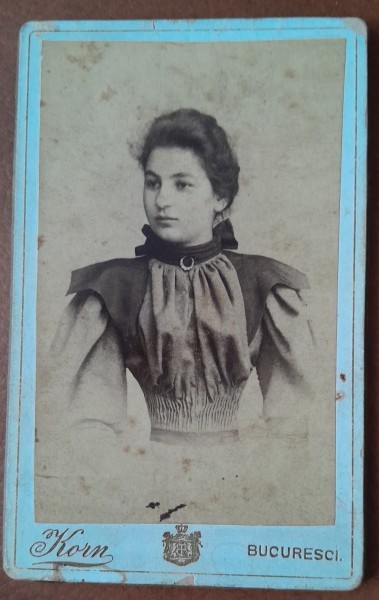 Fotografie tip CDV, tanara, sfarsit de secol XIX