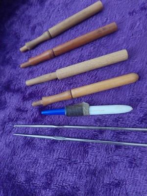 Lot inglite crosetat f.vechi,Set instrumente crosetat inglita/croseta vintage foto