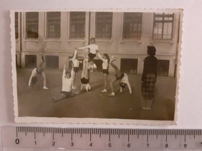 Lot 8 poze cu Spartachiada de Gimnastică din 1956 foto