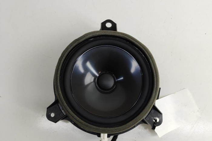 Difuzor ușă st&acirc;nga față LEXUS UX _AA1_, _AH1_, _MA1_ 2022 OEM: 86160-76140 30272626